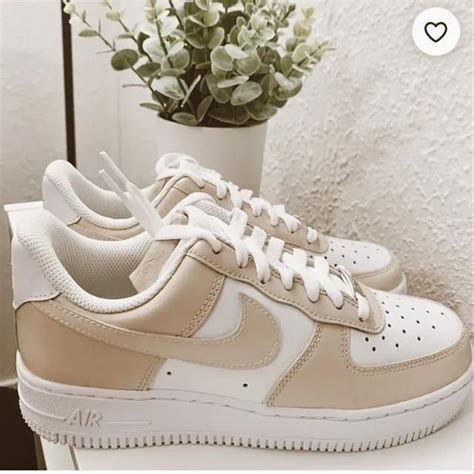 beige schoenen nike|nike beige and white shoes.